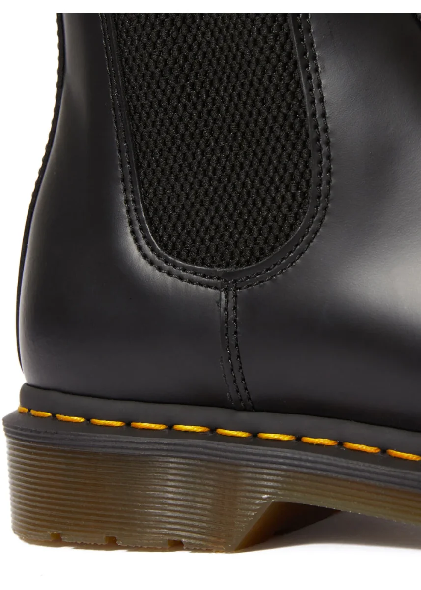 Dr. Martens 2976 Chelsea Smooth con costura amarilla — Botines negros - Imagen 5