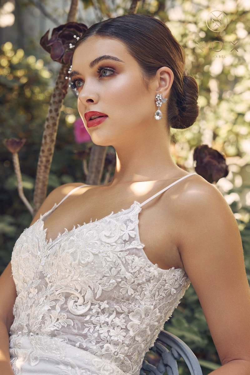 Sleeveless Fitted Applique Bridal Gown - Imagen 4