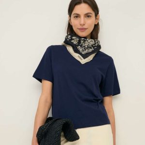 PAÑUELO DE SEDA ESTAMPADO FLORAL NEGRO