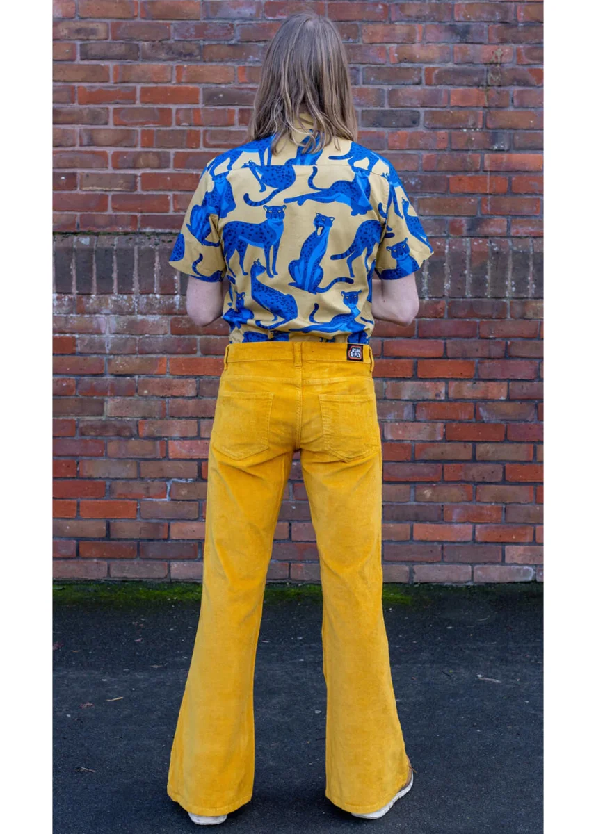 Run & Fly Pantalón de Corduroy para Hombre Flare de los 70 Color Mostaza Dorado - Imagen 5